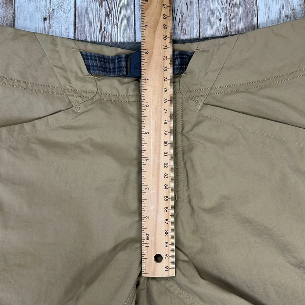Mountain Hardware Women's Belted Cargo Shorts sz 4 Tan Nylon Hiking Outdoor 8” - Picture 15 of 16